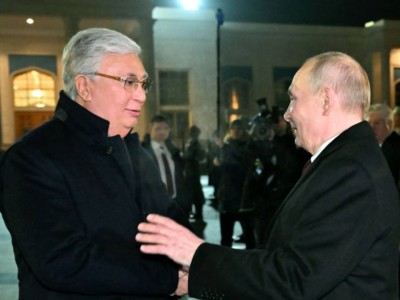 
                    Токаев проводил Путина, завершившего свой государственный визит в Казахстан
                