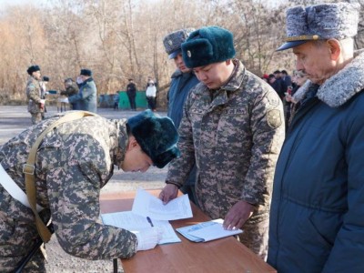 
                     Воспитанники Военно-технической школы в Алматы приняли присягу
                