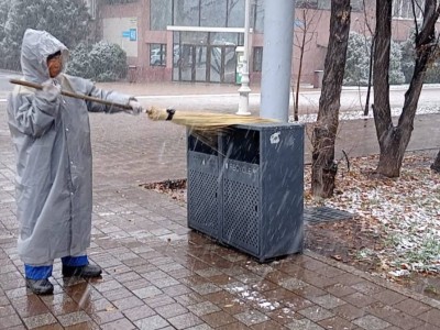 
                    Снег и дождь в Алматы: коммунальные службы обеспечивают безопасность на дорогах
                