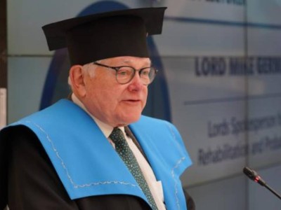 
                    Член палаты лордов Великобритании прочитал лекцию студентам ЕНУ
                