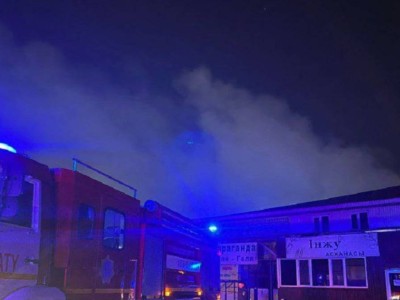 
                    Пожар произошел в одном из рынков Алматы
                