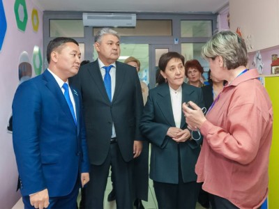 
                    Тамара Дуйсенова встретилась с представителями сферы образования ВКО
                