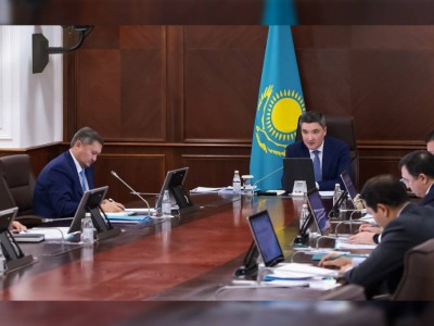 
                    Олжас Бектенов провел заседание Высшей научно-технической комиссии
                
