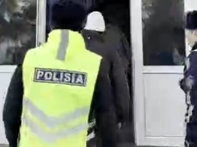 
                    Из роддома на штрафстоянку: участников кортежа осудили в Конаеве
                