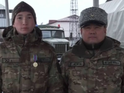 
                    Гвардеец удостоен медали за героическое спасение утопающей
                