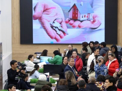 
                    124 человека в Алматы получили сегодня ключи от квартир 
                
