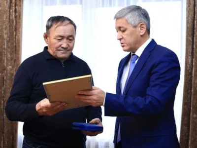 
                    Погибшего пожарного из Сарани наградили посмертно
                