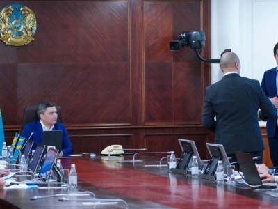 
                    Олжас Бектенов провел совещание по улучшению мер поддержки казахстанских производителей
                