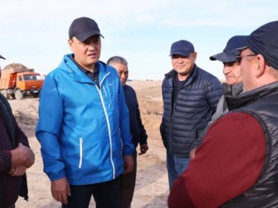 
                    Ербол Карашукеев проверил сбор урожая сахарной свеклы
                
