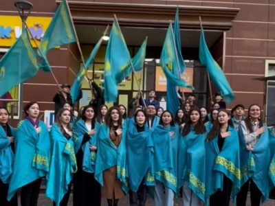 
                    Молодежь Алматы отметила День Республики патриотическими мероприятиями
                