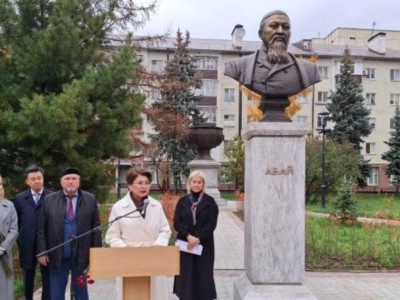 
                    В Татарстане торжественно открыли бюст Абаю Кунанбаеву
                