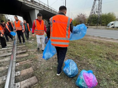 
                    В Алматы продолжается экологическая кампания «Жарқын күз»
                