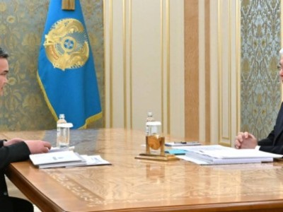 
                    Токаев принял акима Астаны Жениса Касымбека
                