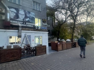 
                    Пристройку к кафе снесли в центре Алматы 
                