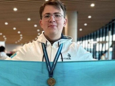 
                    Студент ЗКИТУ вошел в топ-5 веб-разработчиков на чемпионате мира WorldSkills Lyon 2024
                