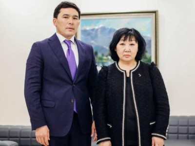 
                    Министр спорта встретился с матерями Бекзата Саттарханова и Дениса Тена
                