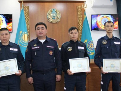 
                     Полицейских спецслужбы охраны МВД наградили в Астане
                