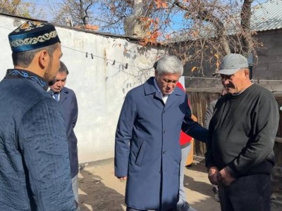 
                    Аким Карагандинской области выразил соболезнование семье погибшего пожарного
                