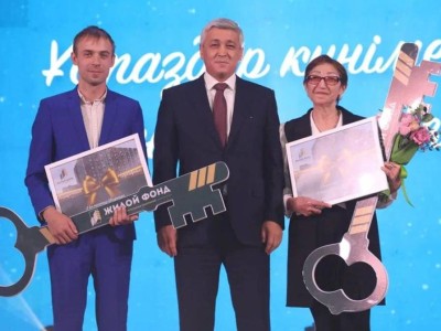 
                    Ключи от квартир и денежные премии вручили педагогам Карагандинской области
                