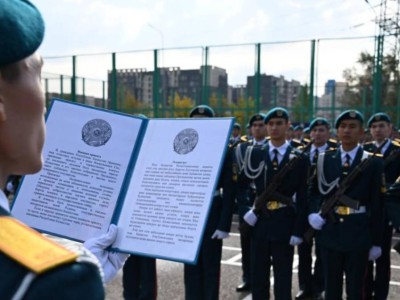 
                    90 кадетов Военного колледжа имени Сагадата Нурмагамбетова приняли Военную присягу
                