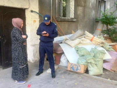 
                    В Департаменте полиции Алматы показали как мусорят горожане 
                