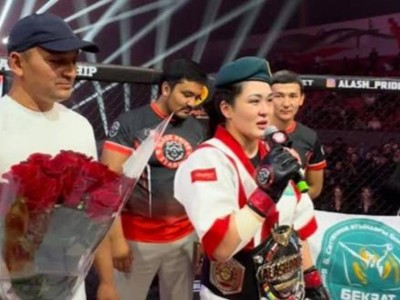 
                    Армейская спортсменка стала первой женщиной-чемпионкой в истории лиги Alash Pride
                