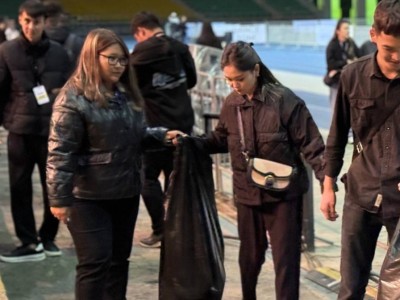 
                    Горожане убрали мусор после праздничного концерта в Алматы
                