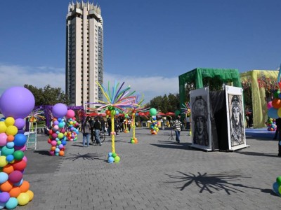 
                    Алматинцы всех возрастов приняли участие в семейном фестивале в честь Дня города
                