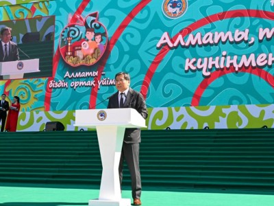 
                    Ерболат Досаев поздравил алматинцев с Днем города
                