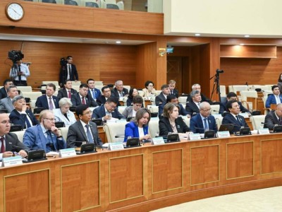 
                    Ерлан Кошанов подчеркнул стратегическую важность строительства АЭС
                
