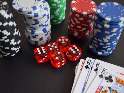 
                    Два друга для игры в казино продавали чужие авто в Алматы
                