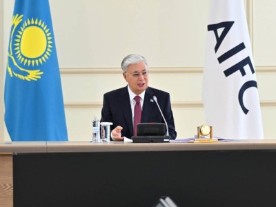 
                    Токаев провел заседание Совета по управлению Международным финансовым центром «Астана»
                