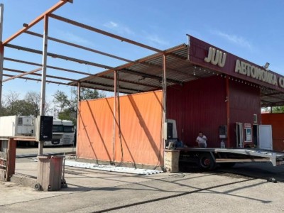 
                    По решению суда в Алматы попала под снос очередная автомойка
                