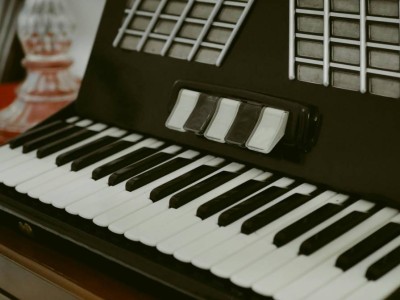 
                    В Астане абитуриент украл музыкальный инструмент из университета
                