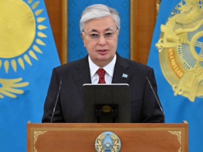 
                    Токаев наградил работников нефтегазовой отрасли
                