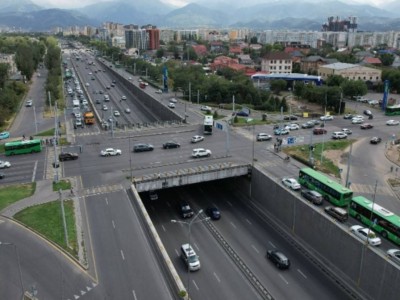 
                    В Алматы заменили трубопровод, который используется 33 года
                