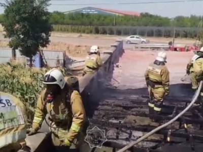 
                    Пожарные потушили огонь в кафе Шымкента 
                