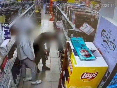 
                    На 100 тысяч тенге вынесли виски из супермаркета двое молодых астанчан 
                