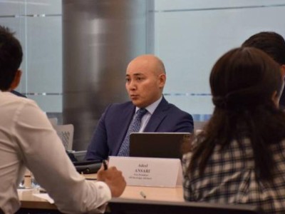 
                    Алибек Куантыров встретился с экспертами агентства Moody’s
                