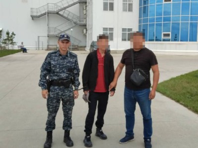 
                    Ворвались ночью в дом: подозреваемых в дерзком разбое задержали полицейские в СКО  
                