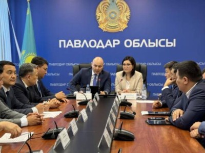 
                    Алибек Куантыров провел встречу с бизнес-сообществом Павлодарской области
                