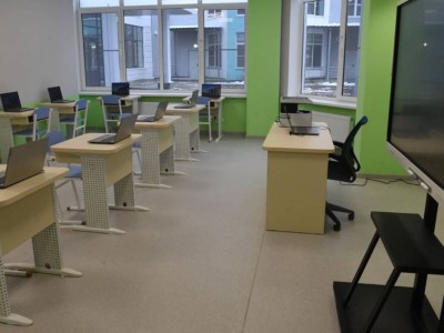 
                    В Алматы уровень оснащенности школ предметными кабинетами достиг 85%
                