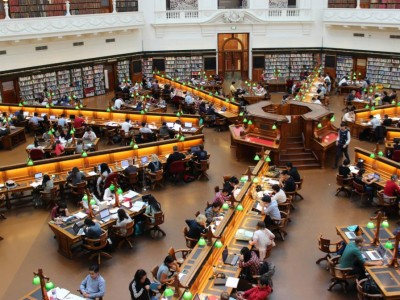 
                    В Казахстане повысят зарплаты преподавателей вузов и научных работников
                