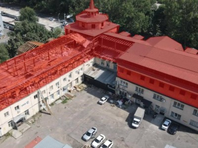 
                    Этаж крупного бизнес-центра сносят в Алматы по решению суда
                