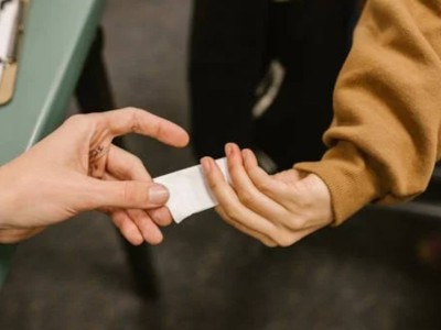 
                    Серийную мошенницу поймали в Астане
                