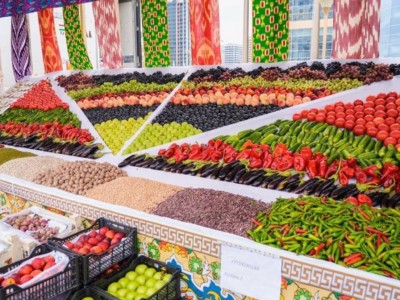 
                    В Астане проходит выставка-ярмарка из Таджикистана
                