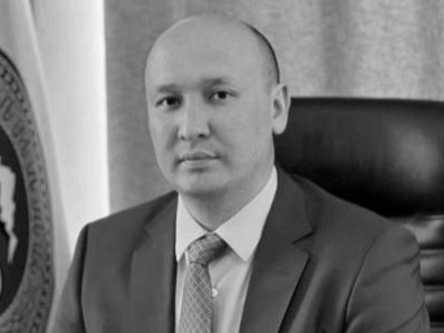 
                    Ерболат Досаев выразил соболезнования семье Ердена Хайруллина
                