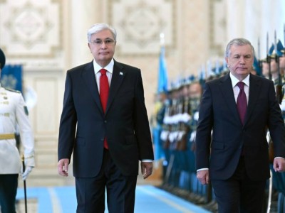 
                     В Акорде состоялась торжественная церемония встречи Шавката Мирзиёева
                