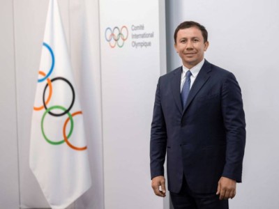 
                    Геннадий Головкин поздравил Назым Кызайбай с бронзовой медалью Олимпиады-2024
                
