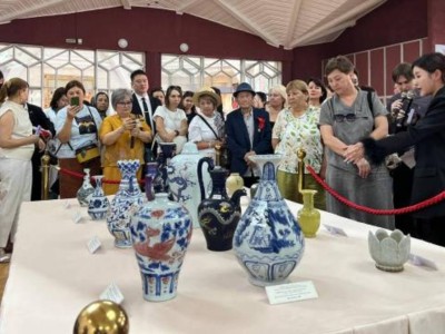 
                    В Алматы открылась международная выставка китайского фарфора
                